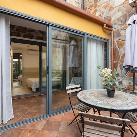 Hostal House-3